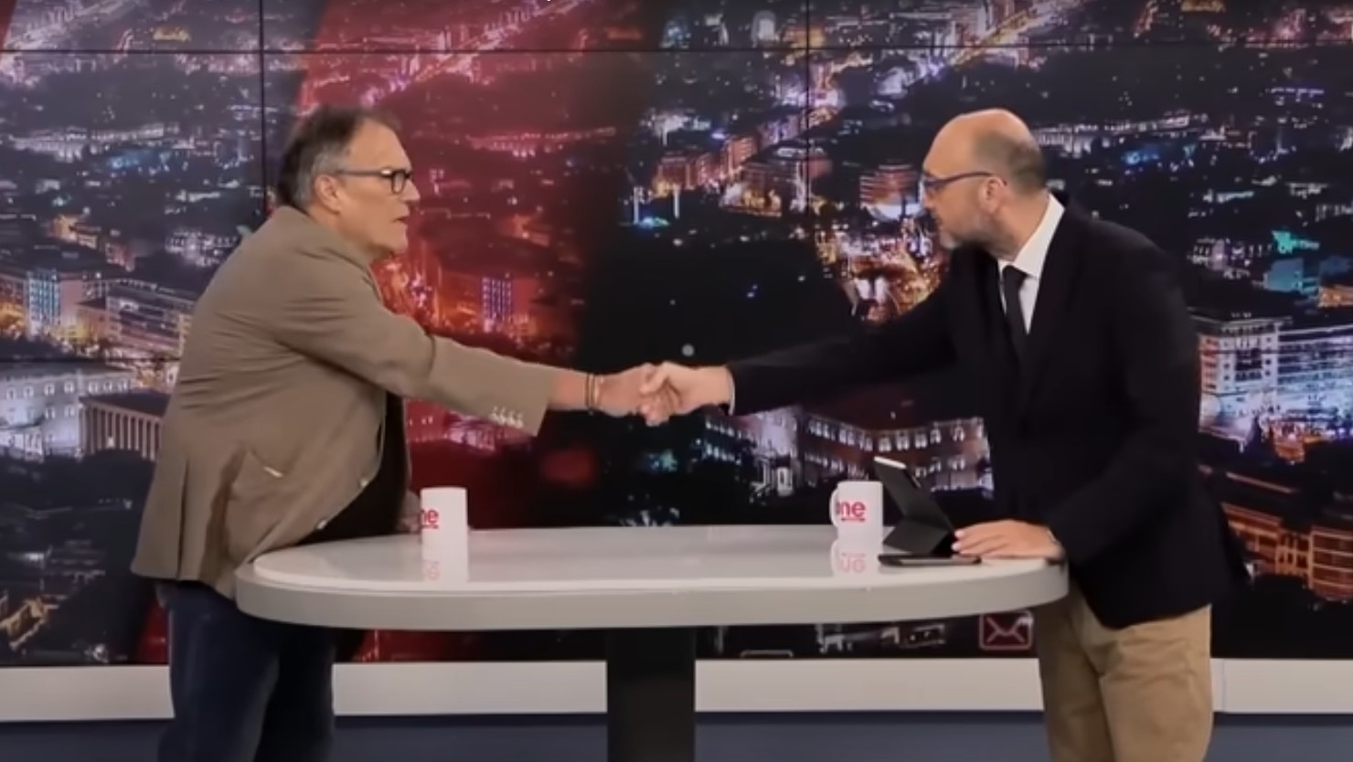 Επικές τηλεοπτικές στιγμές με Σταμάτη Ζαχαρό και Ανδρέα Νεφελούδη 