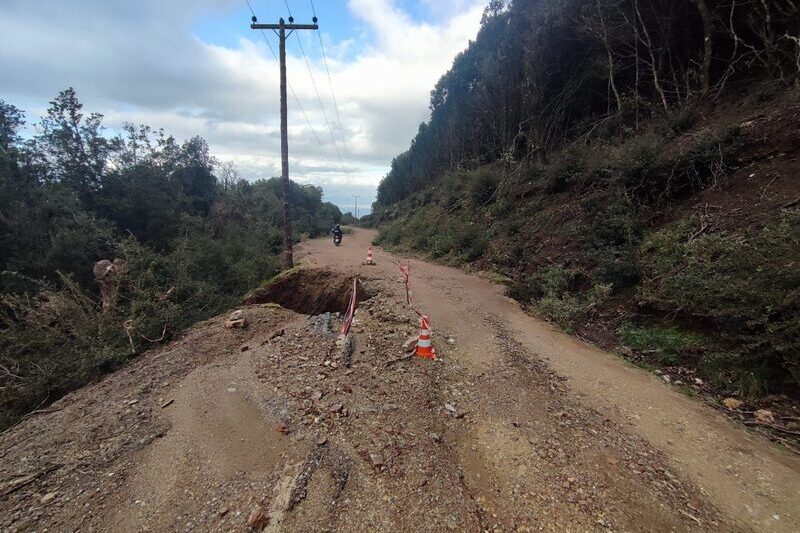Χωρίς ραδιόφωνα η Μεσσηνία λόγω διακοπής ρεύματος και μιας καθίζησης σε δρόμο