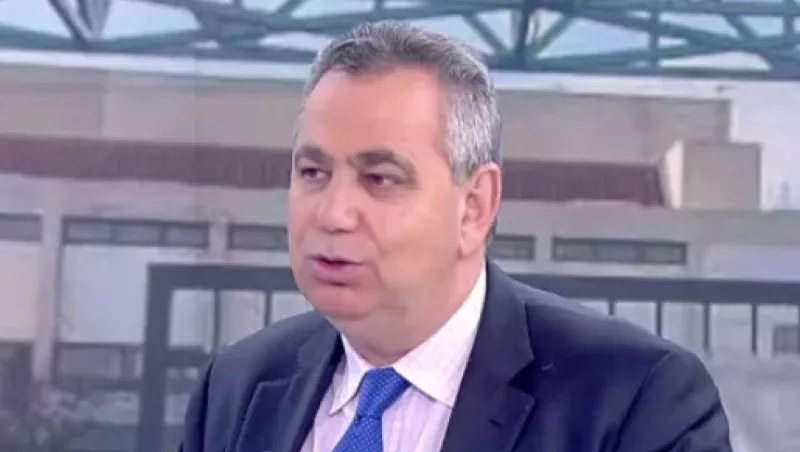Σταματά από τον ΣΚΑΪ 100.3 ο Βασίλης Χιώτης (update)