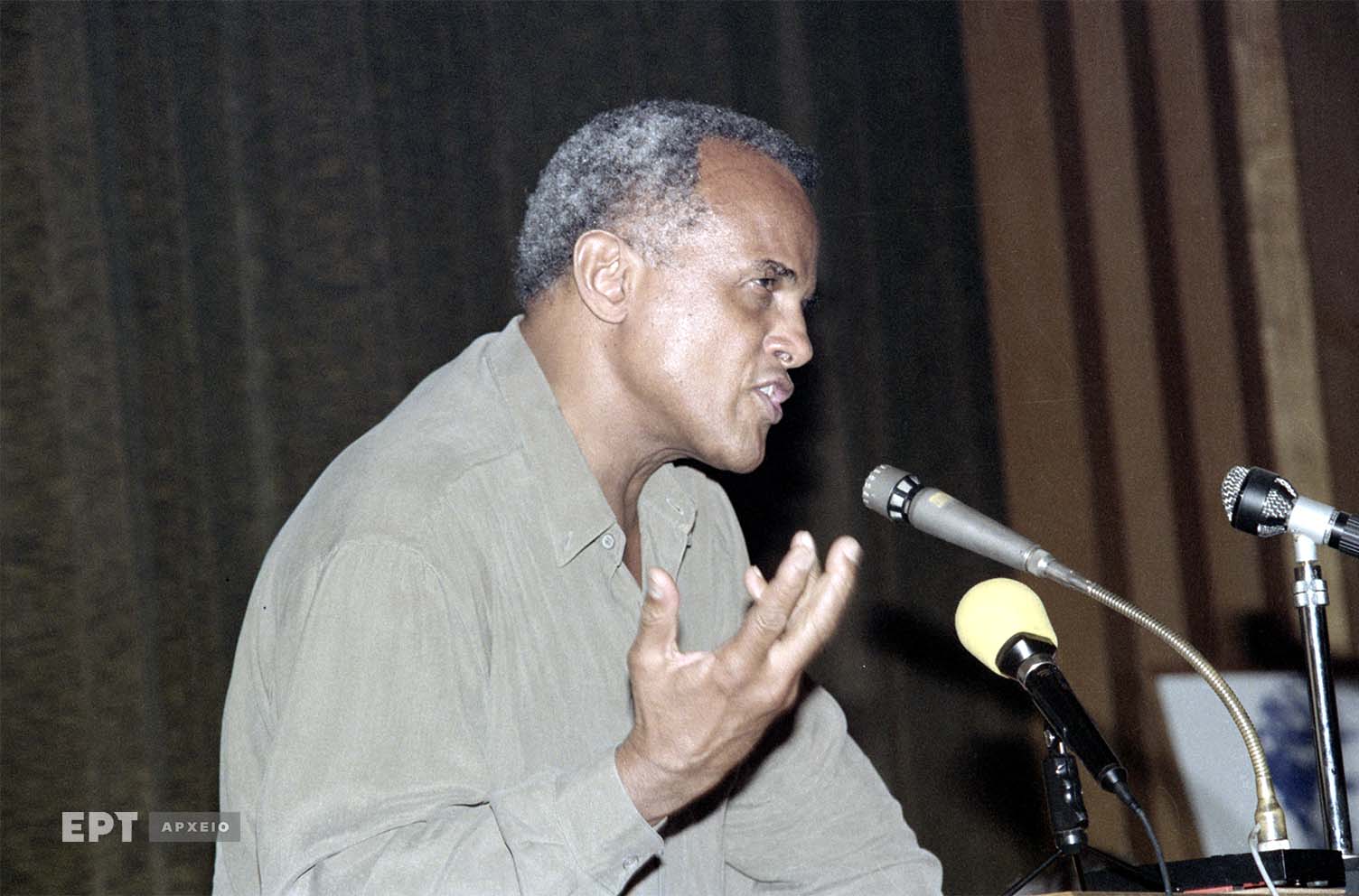 Τρεις σπάνιες φωτογραφίες του Harry Belafonte  από την επίσκεψή του στην Αθήνα