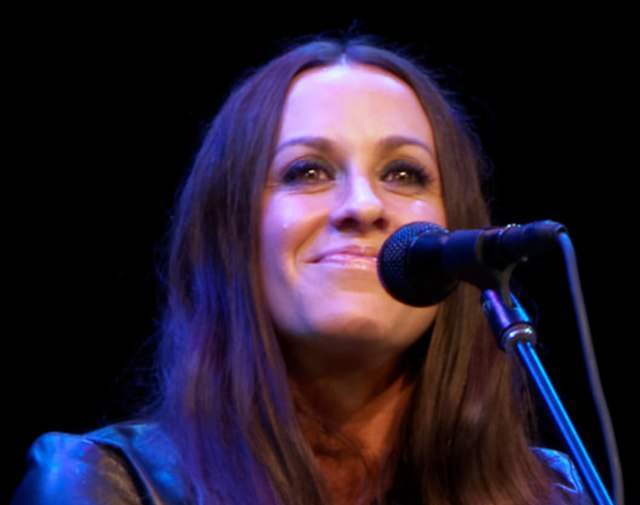 Αποχώρησε η Alanis Morissette λόγω σεξιστικής συμπεριφοράς;