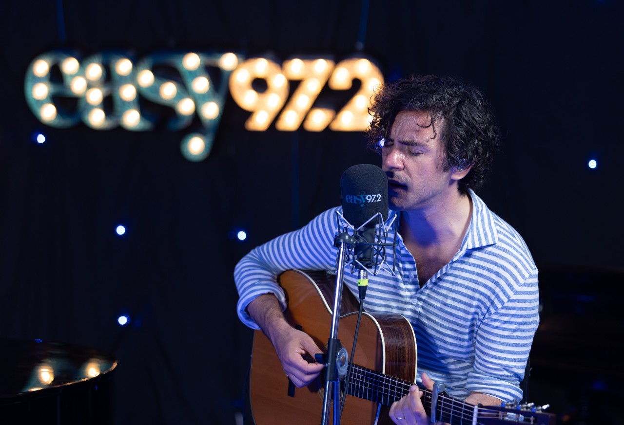 H oμάδα του easy 97.2 με τον Jack Savoretti